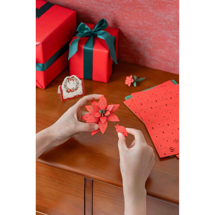 image7_Wood Bloom Poinsettia