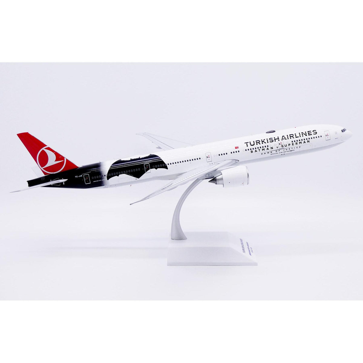 1/200 Turkish Airlines Boeing 777-300ER "Batman v Superman" Reg: TC-JJN with Stand