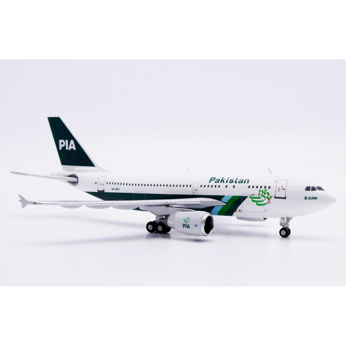1/400 PIA Pakistan International Airlines Airbus A310-300 Reg: AP-BEU with Antenna