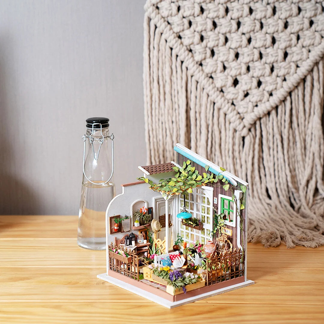 DIY Mini House Miller's Garden