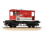 OO BR 20T Brake Van B954645 London Transport Barrier Vehicle Red & White