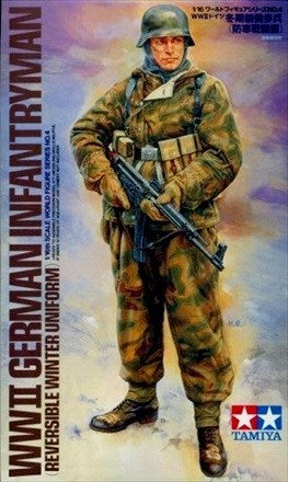 1/16 WWII German Infantryman Reversible Winter Uniform