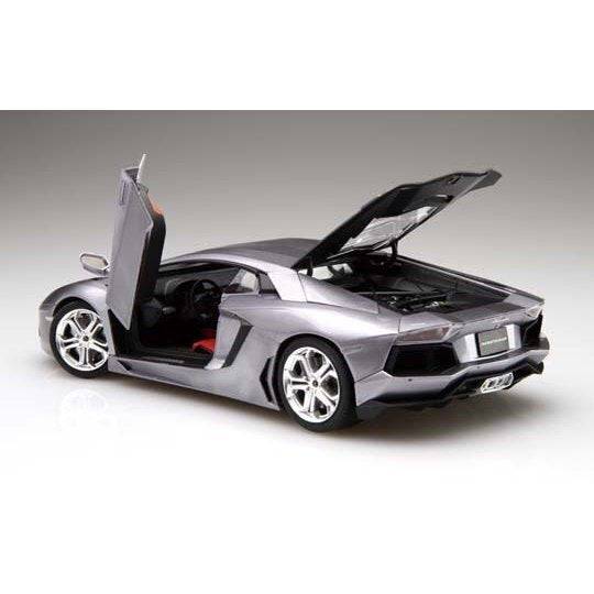 Aoshima - 1/24 LAMBORGHINI AVENTADOR LP700-4 (FULL ENGINE DETAIL)