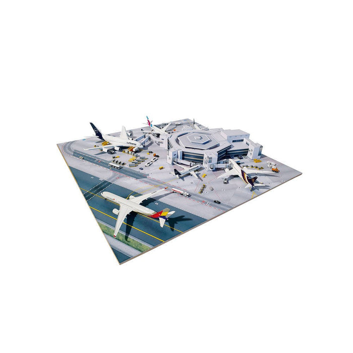 1/500 Frankfurt Airport Terminal 1 Hexagon  Cardboard Kit Including Base Plate