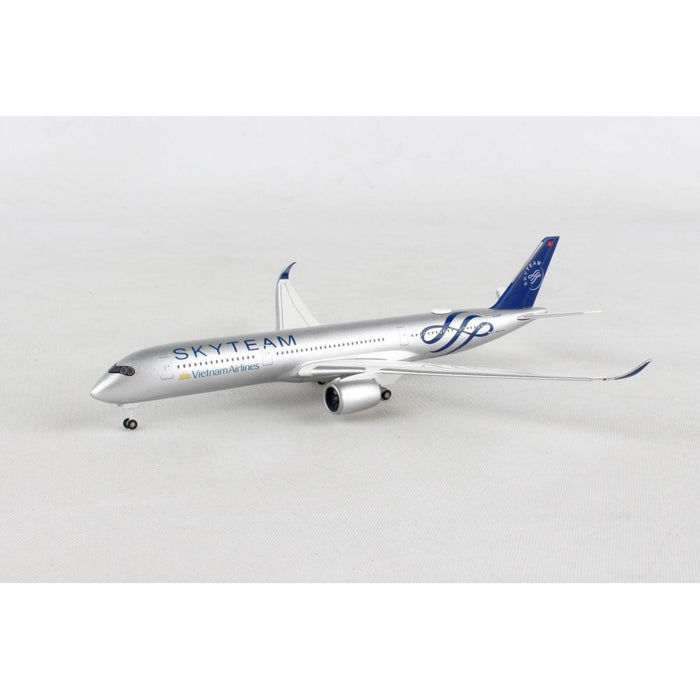 1/500 Vietnam Airlines Airbus A350900   SkyTeam