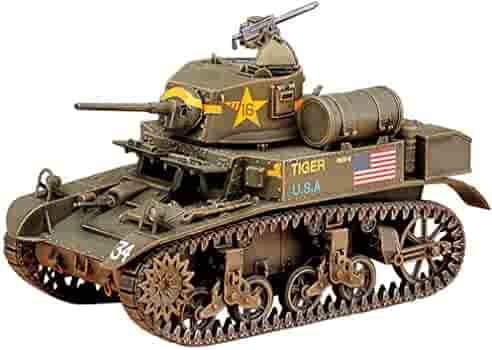 13269 1/35 U.S. M3A1 Stuart Light Tank Plastic Model Kit