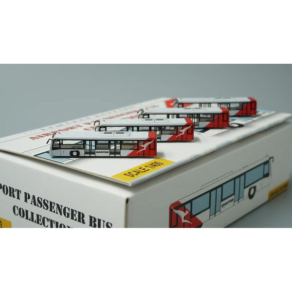 1/400 AIRPORT BUS QANTAS 4 IN ONE SET