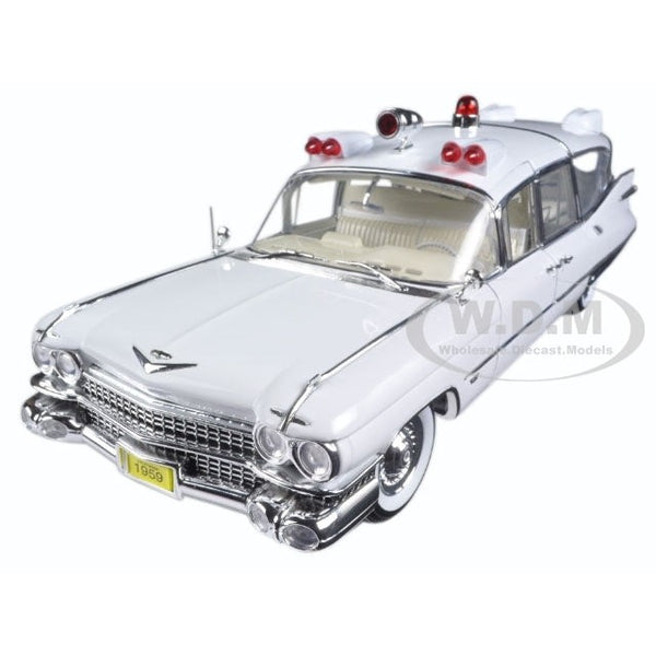 1/18 Cadillac Ambulance 1959 White