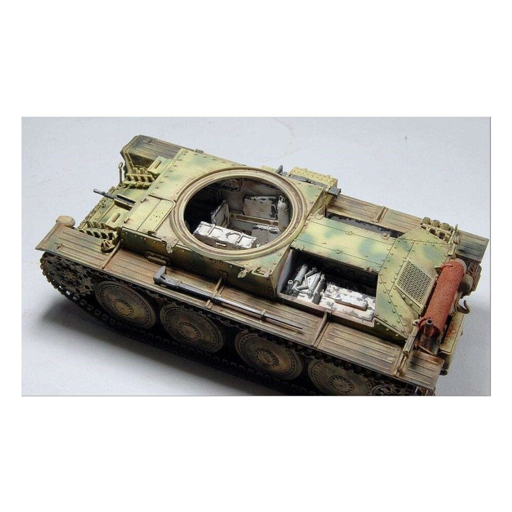 6290 1/35 Pz/Kpfw.38t Ausf.G w/ Interior Plastic Model Kit