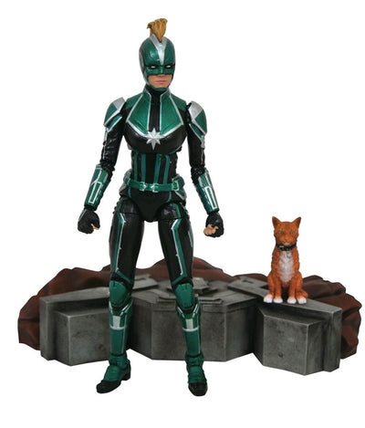 Diamond Select Toys - Captain Marvel Captain Marvel Select  Action Figure