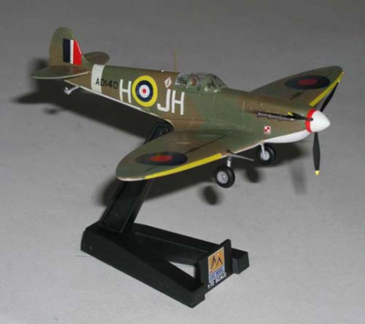Easy Model - Easy Model 37213 1/72 Spitfire Mk V RAF 317 Squadron Sept.1941 Assembled Model