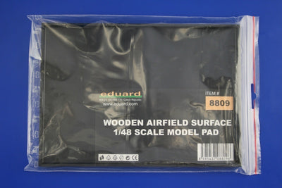 8809 1/48 Wooden Airfield Surface Plastic Model Kit