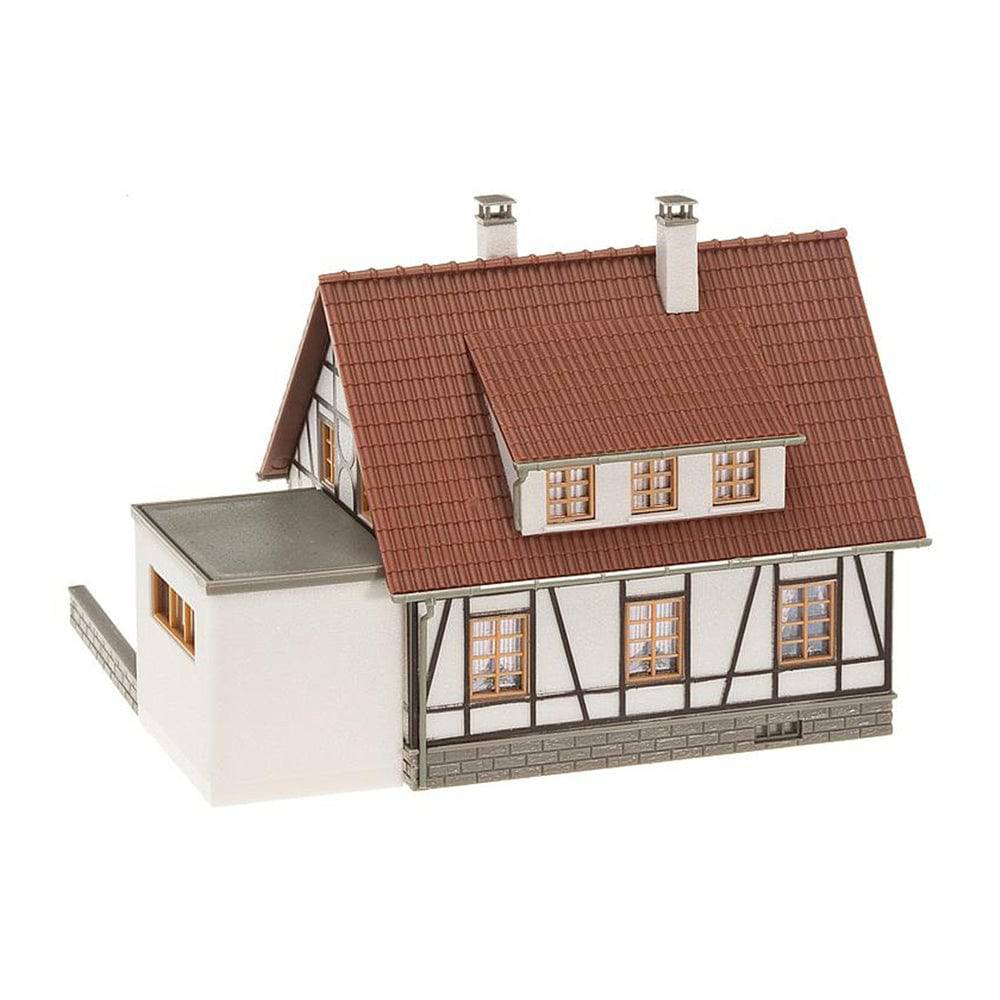 Faller - HO Timbered House w/Garage