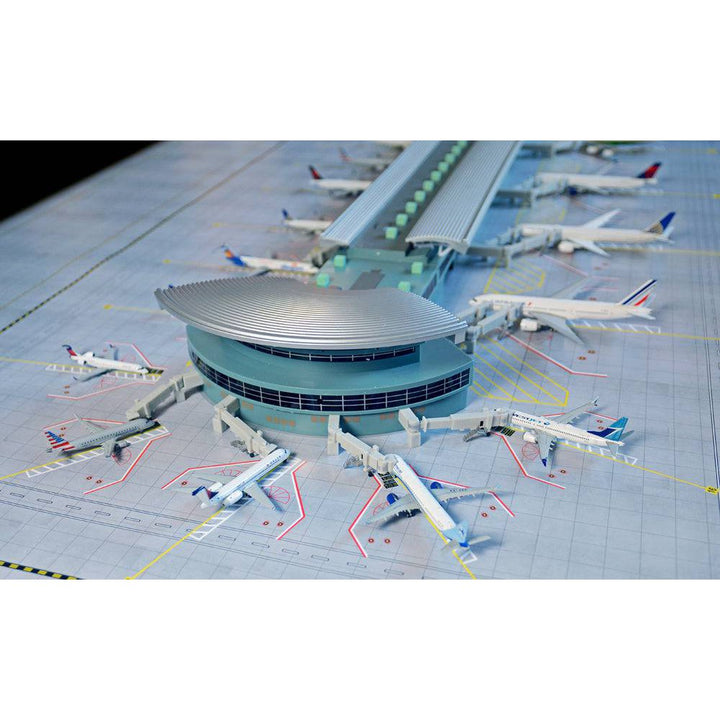 Gemini Jets - 1/400 Scale Deluxe Airport Terminal  w/ Double Rotundas
