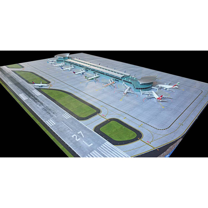 Gemini Jets - 1/400 Scale Deluxe Airport Terminal  w/ Double Rotundas