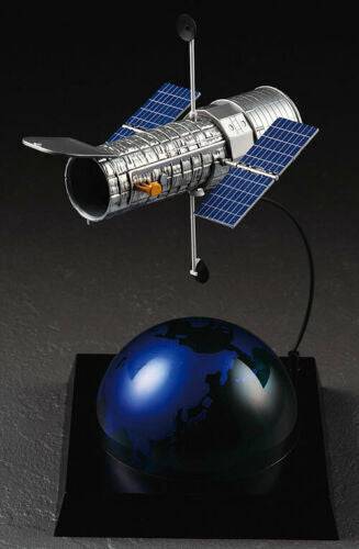 Hasegawa - 1/200  SPACE SHUTTLE ORBITER & HUBBLE SPACE TELESCOPE