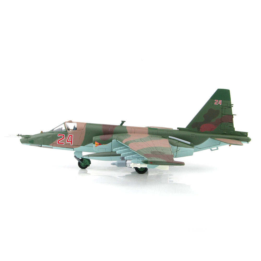 Hobby Master - 1/72 Su25 SM"Frogfoot"Red 24 Russian AF