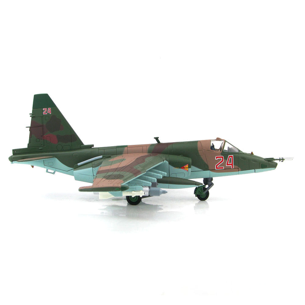 Hobby Master - 1/72 Su25 SM"Frogfoot"Red 24 Russian AF
