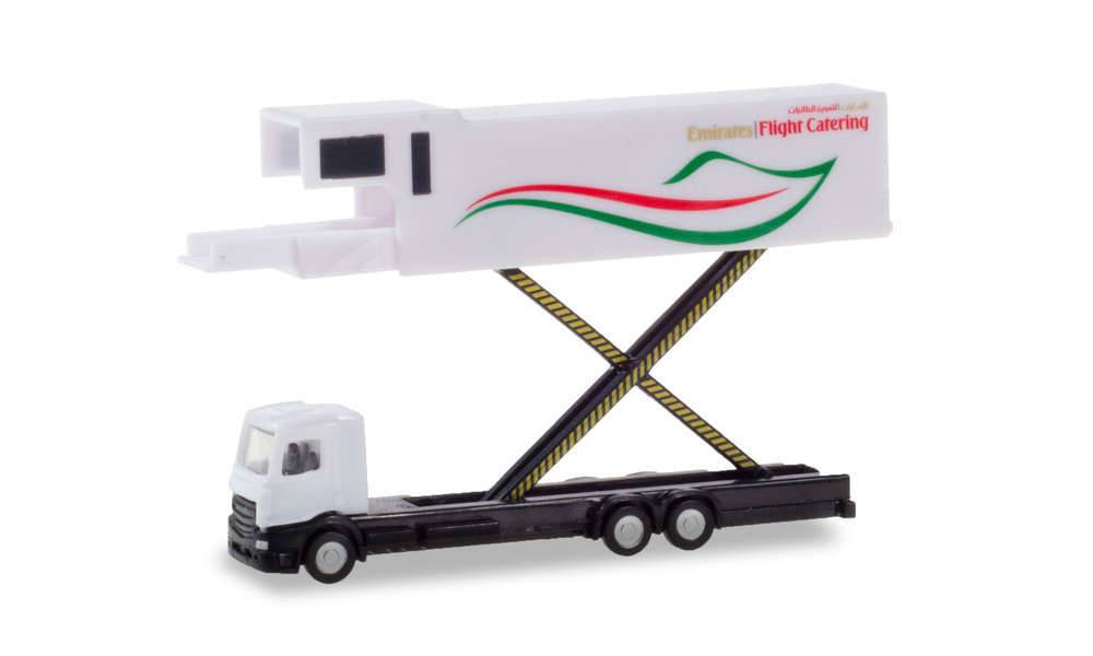 Herpa - 1/200 Emirates Flight Catering  A380