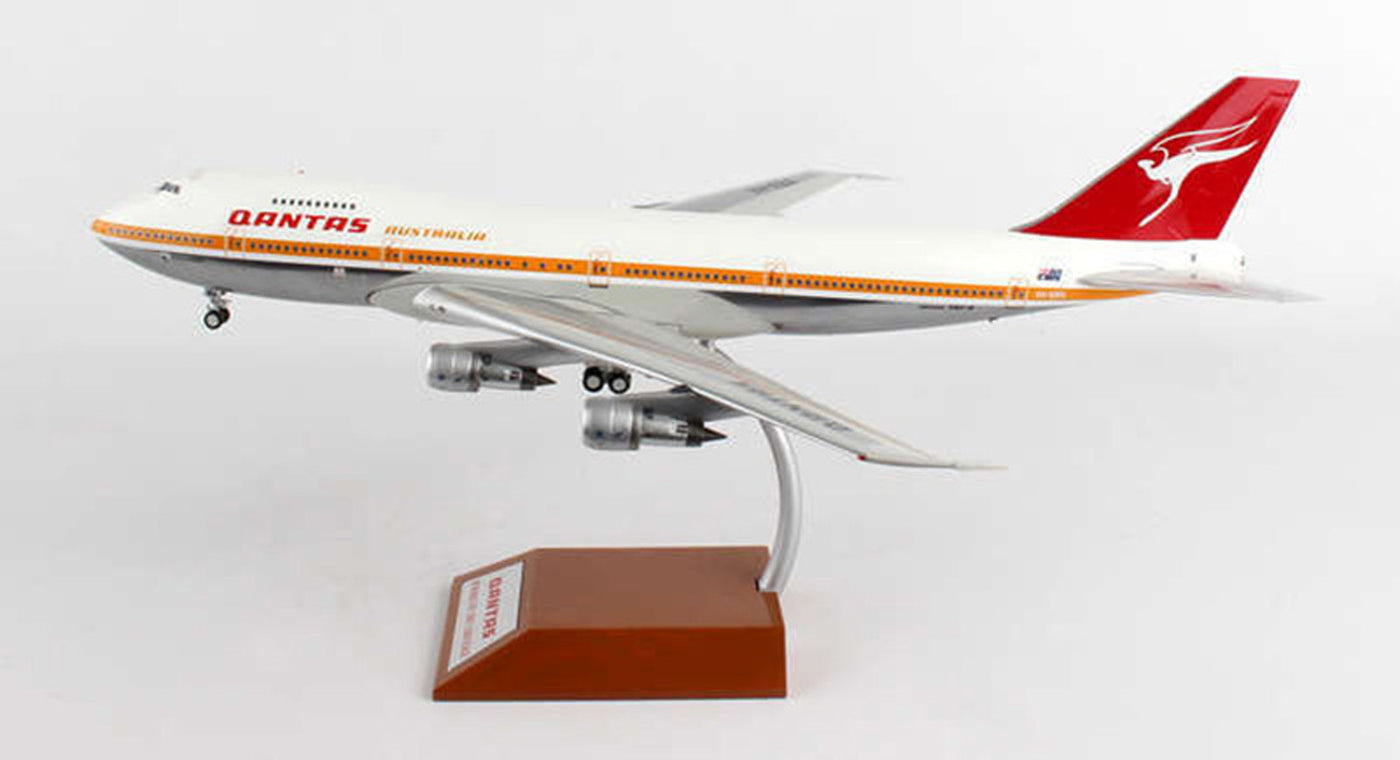 1/200 B747200 Qantas VHEBA Polished