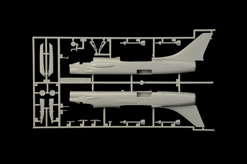 1/72 F8E Crusader Plastic Model Kit