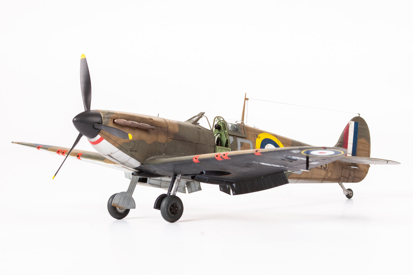 11143 1/48 British WWII Spitfire Mk.I THE SPITFIRE STORY Limited edition