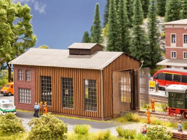 HO Small Engine Shed w/Micro Motion Drv