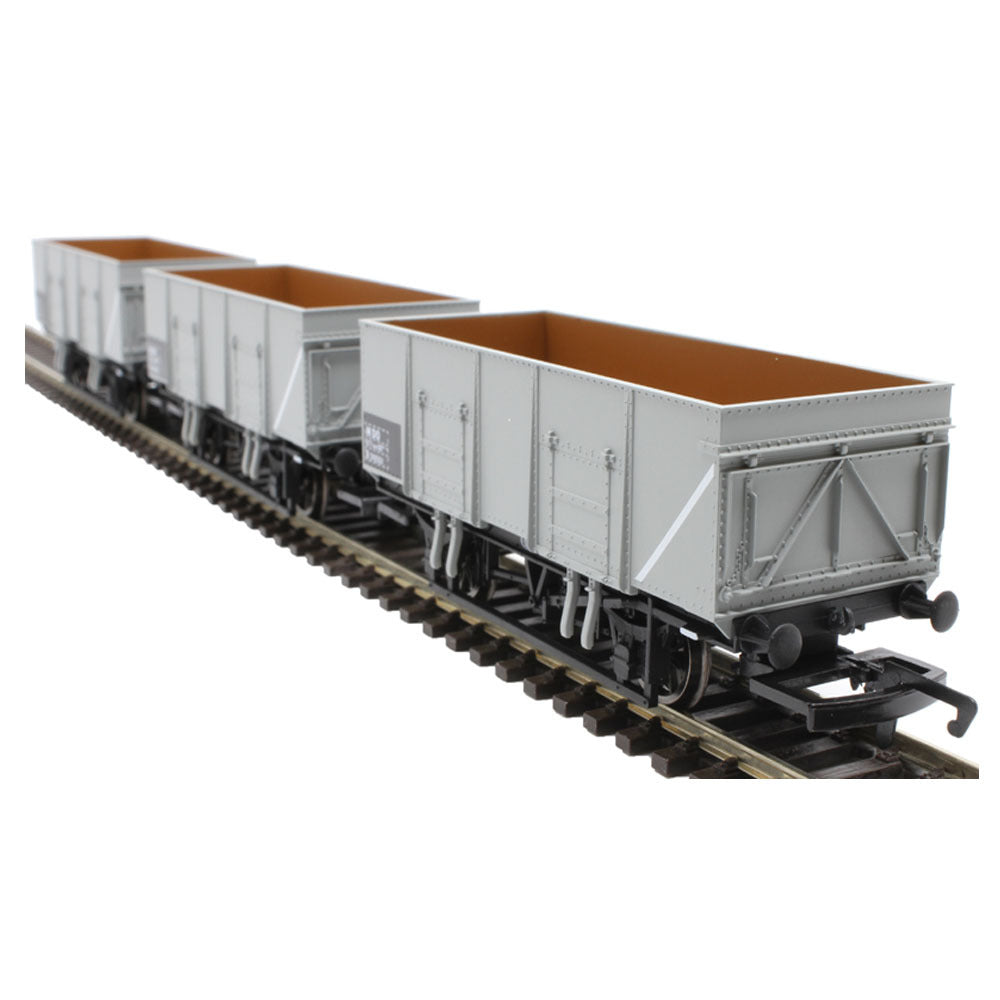 Hornby - 21T MINERAL WAGONS, THREE PACK, BRITISH