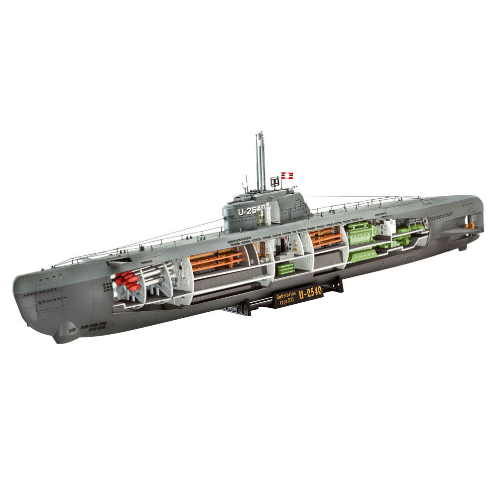1/144 German Submarine Type XXI with Interior