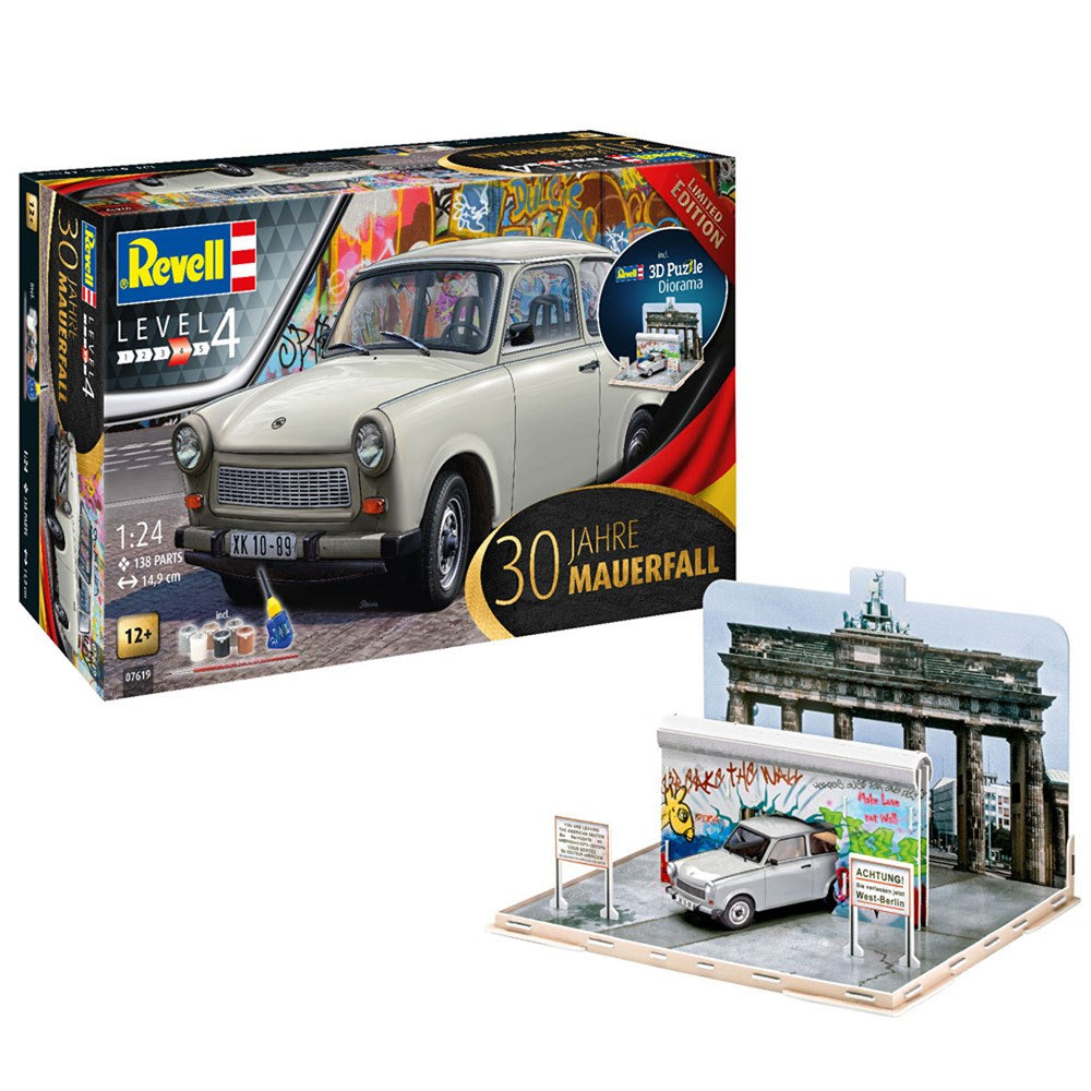 1/24 Trabant 601S   Fall of the Berlin  Wall 30th Anniversary   Gift Set