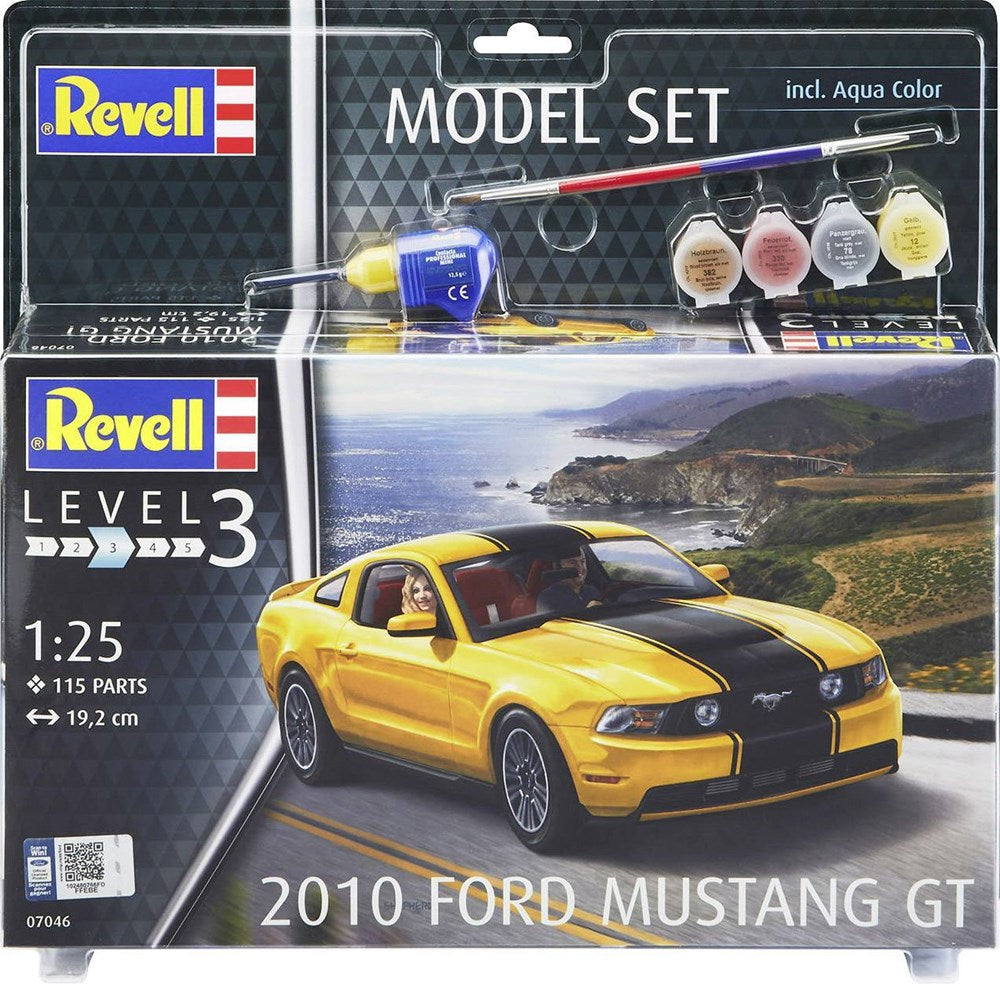 1/25 2010 Ford Mustang GT Model  Set