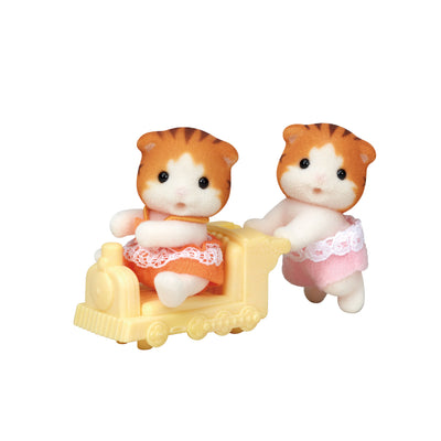 Maple Cat Twins with Vehicle