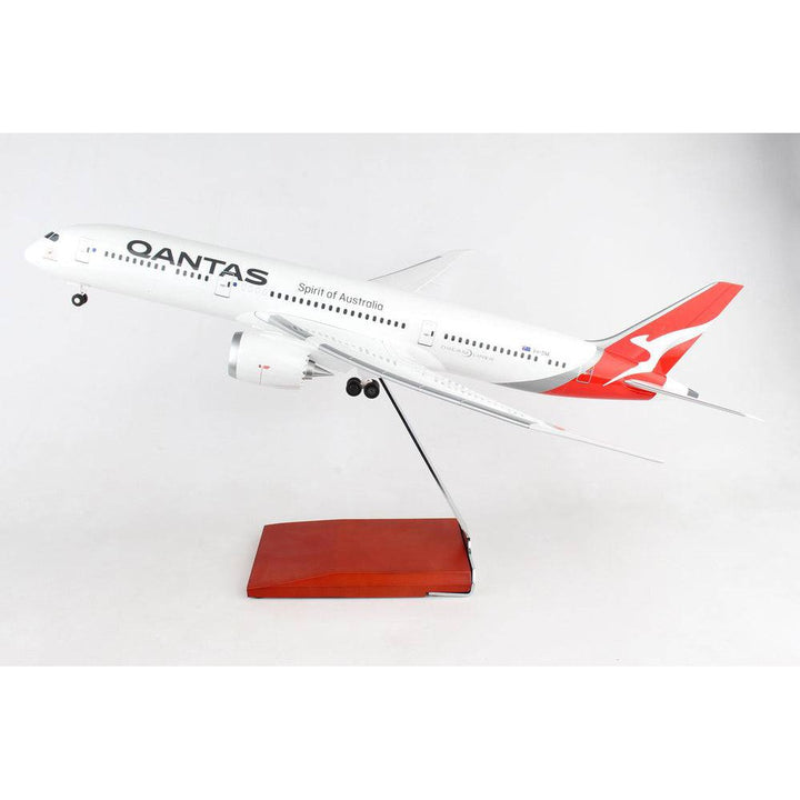 Skymarks - 1/100 QANTAS B787-9 with Landing Gear and Wooden Stand