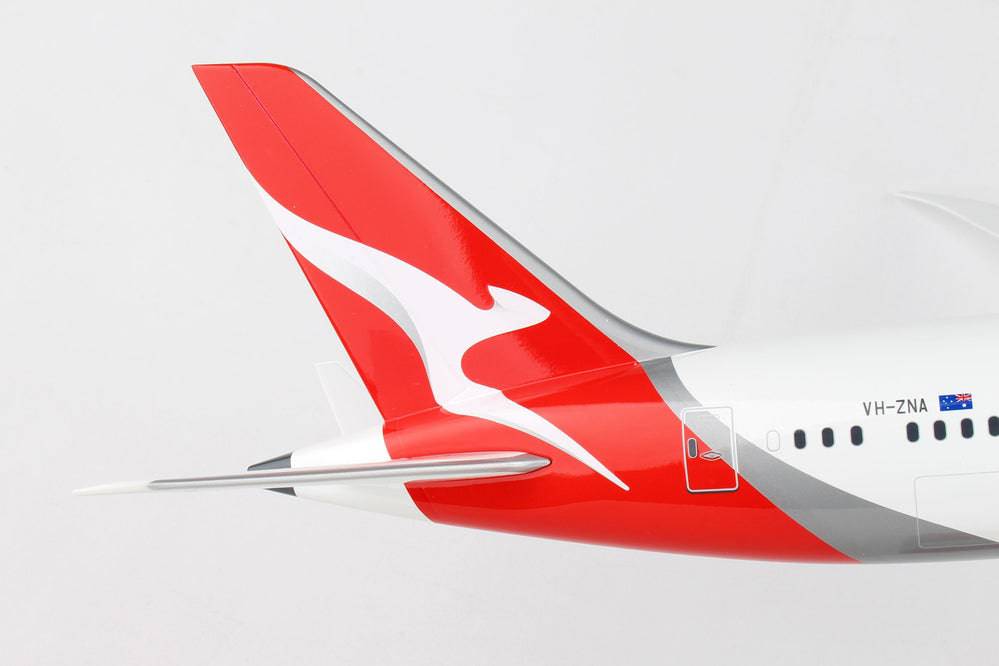 Skymarks - 1/100 QANTAS B787-9 with Landing Gear and Wooden Stand