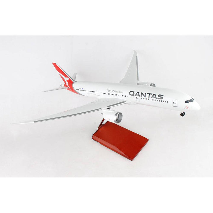 Skymarks - 1/100 QANTAS B787-9 with Landing Gear and Wooden Stand