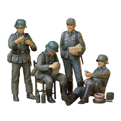 1/35 German Soldiers at Rest