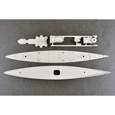 06737 1/700 German Scharnhorst Battleship Plastic Model Kit