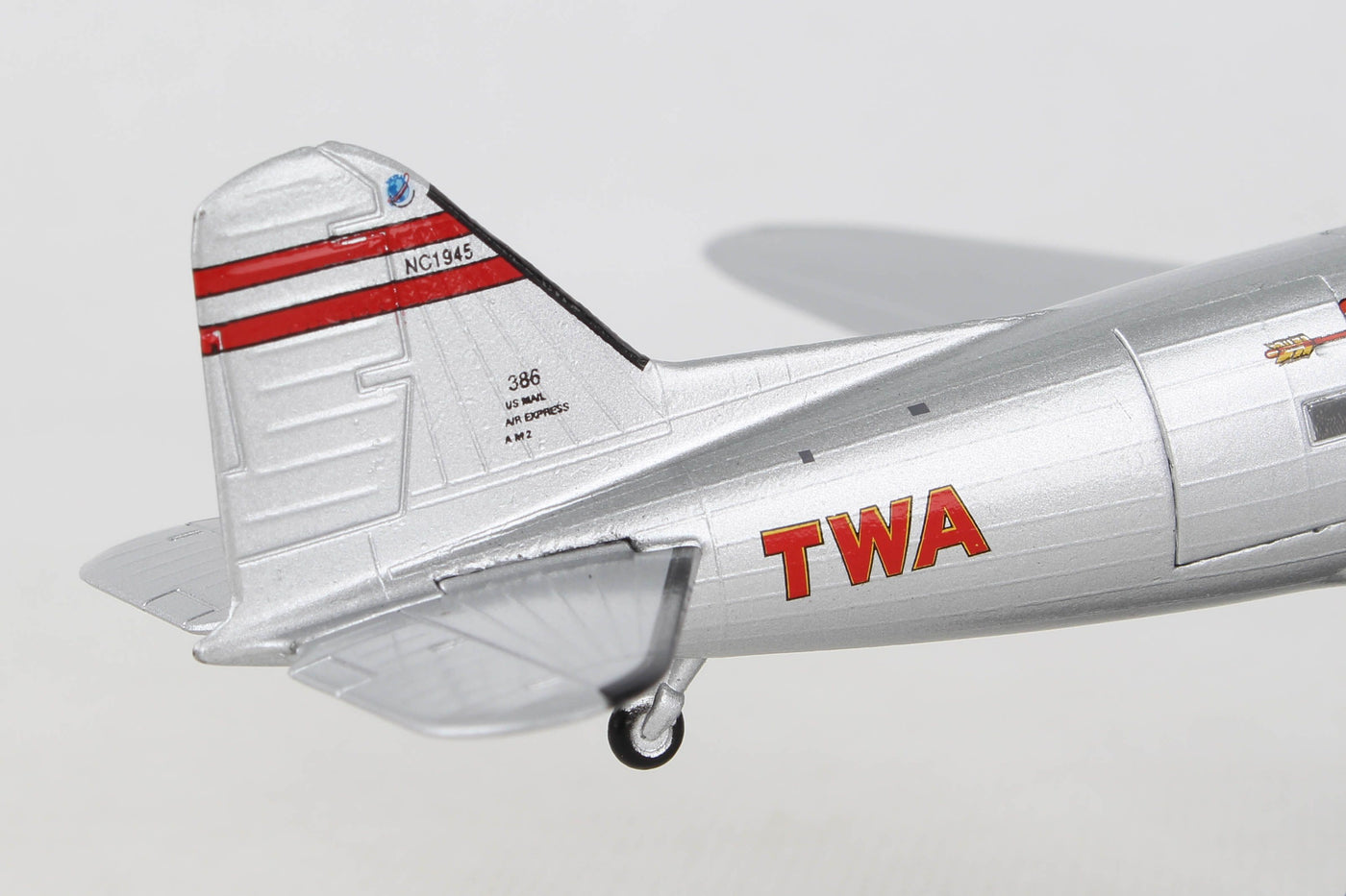 1144 TWA DC3