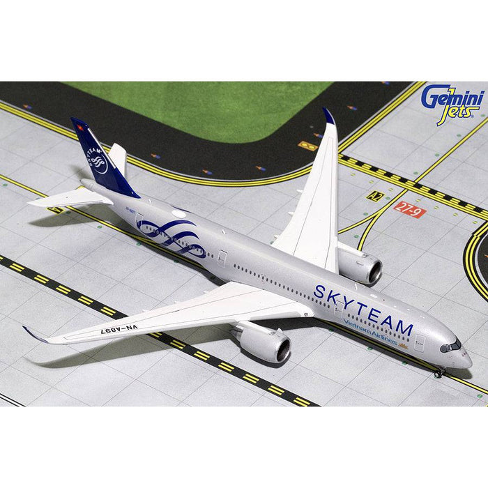 VIETNAM A350900 SkyTeam VNA897